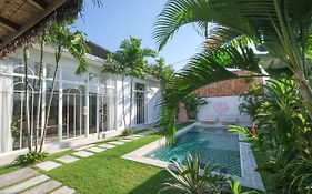 No Rush Villas